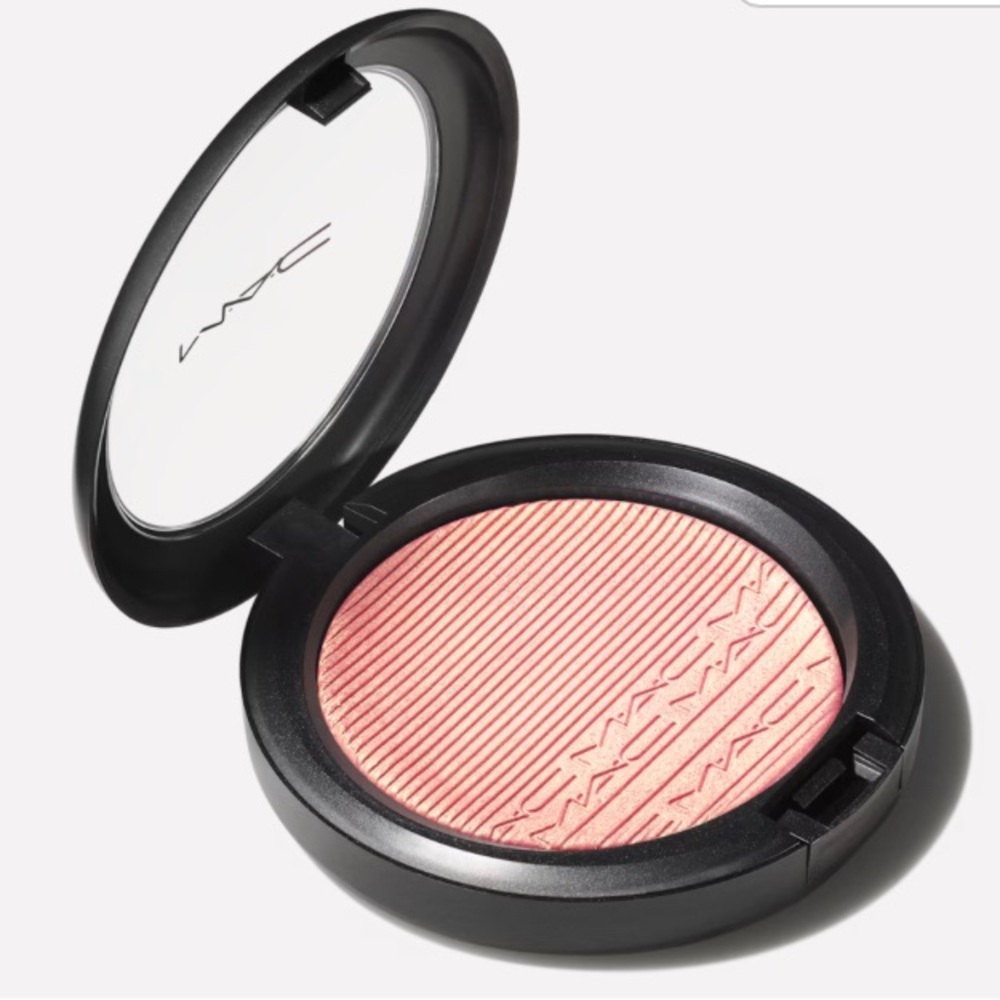 MAC beaming blush extra dimension skinfinish